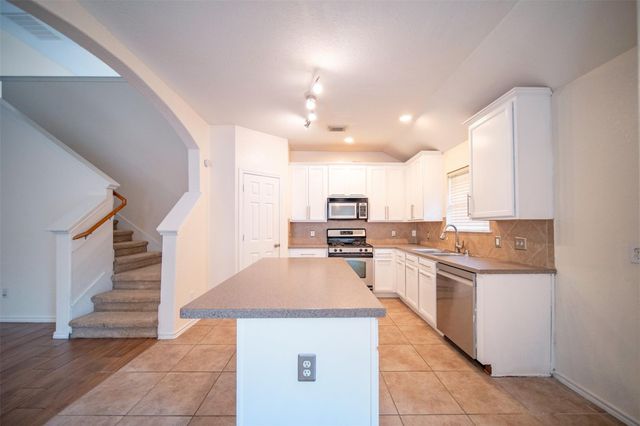 11402 Overland Trail Drive, Richmond, TX 77406