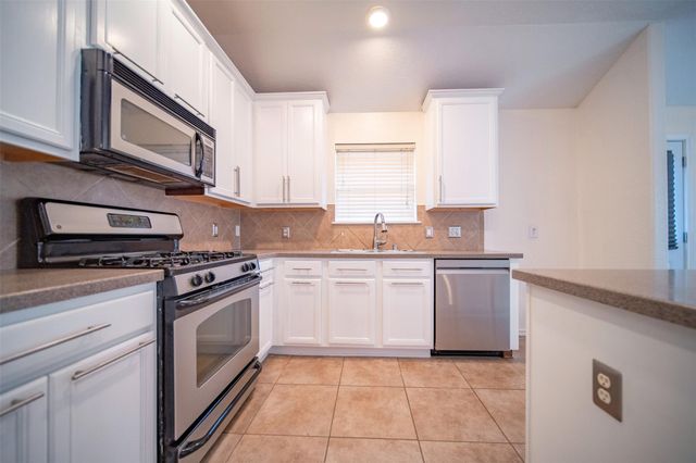 11402 Overland Trail Drive, Richmond, TX 77406