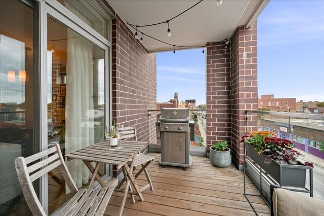 2707 W BELMONT Avenue 3W, Chicago, IL 60618