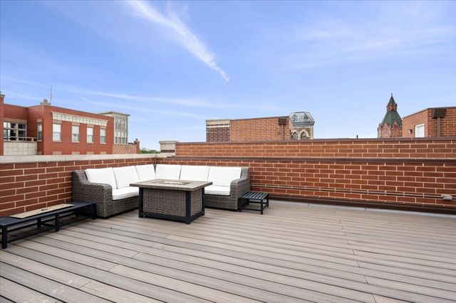 2707 W BELMONT Avenue 3W, Chicago, IL 60618
