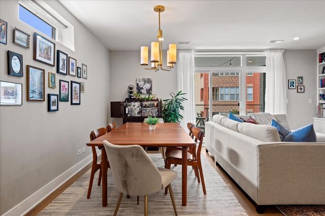 2707 W BELMONT Avenue 3W, Chicago, IL 60618