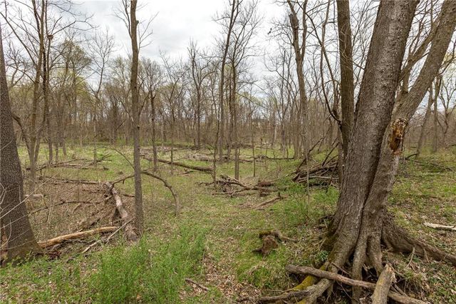 14400 Stringtown Court, Lake Lotawana, MO 64086