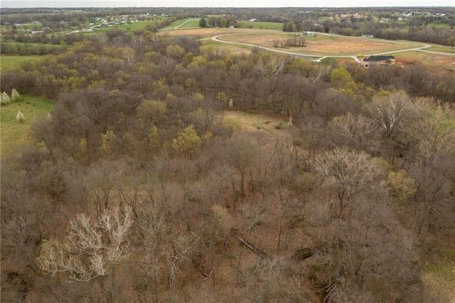 14400 Stringtown Court, Lake Lotawana, MO 64086