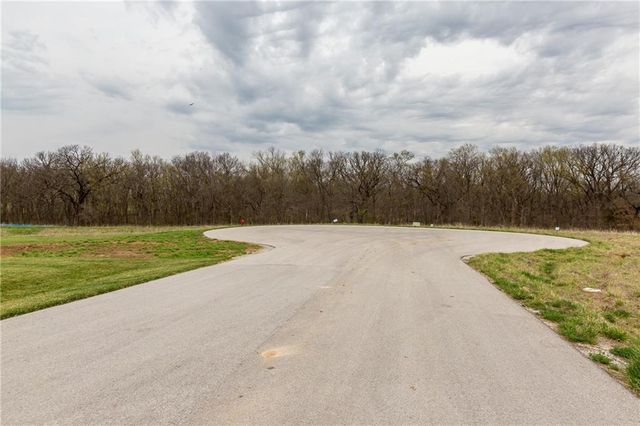 14400 Stringtown Court, Lake Lotawana, MO 64086