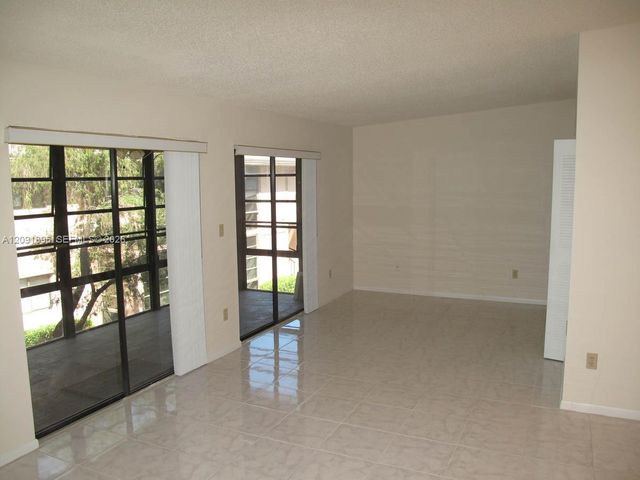 9940 S Belfort Circle 203, Tamarac, FL 33321