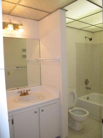 9940 S Belfort Circle 203, Tamarac, FL 33321