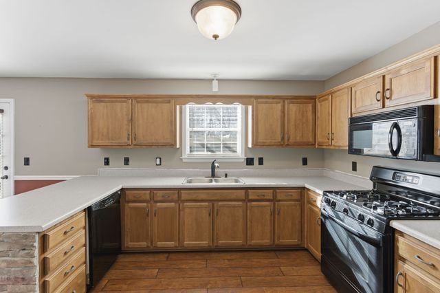 1325 Branchside Ct, Thompsons Station, TN 37179