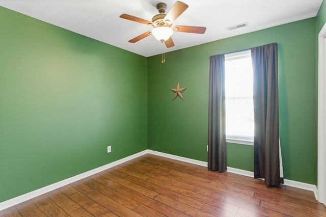 1325 Branchside Ct, Thompsons Station, TN 37179