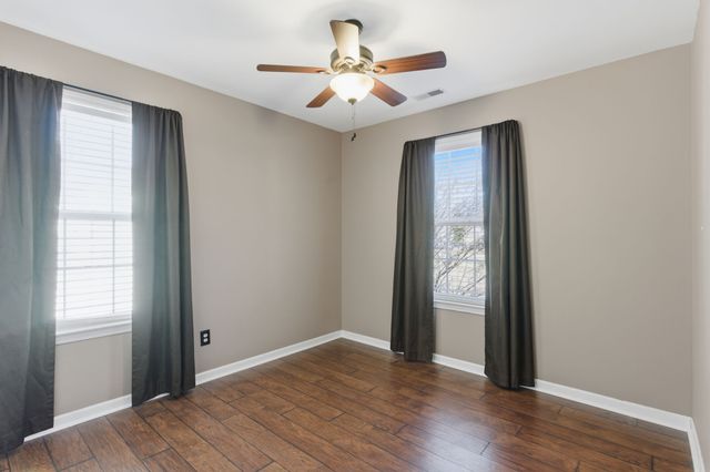 1325 Branchside Ct, Thompsons Station, TN 37179