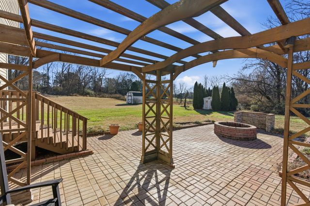 1325 Branchside Ct, Thompsons Station, TN 37179