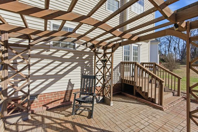 1325 Branchside Ct, Thompsons Station, TN 37179