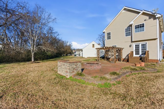 1325 Branchside Ct, Thompsons Station, TN 37179