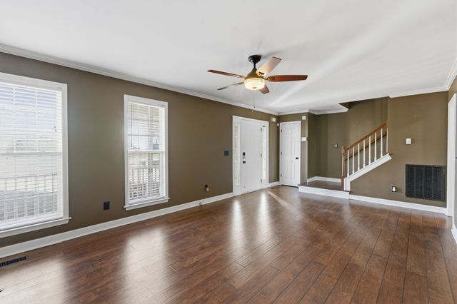 1325 Branchside Ct, Thompsons Station, TN 37179