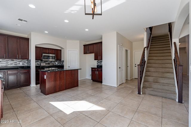 2943 E QUIET HOLLOW Lane, Phoenix, AZ 85024