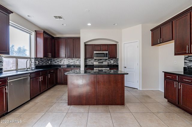 2943 E QUIET HOLLOW Lane, Phoenix, AZ 85024