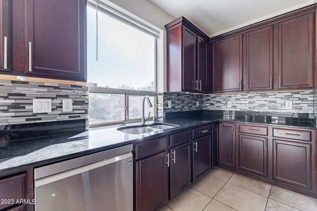 2943 E QUIET HOLLOW Lane, Phoenix, AZ 85024