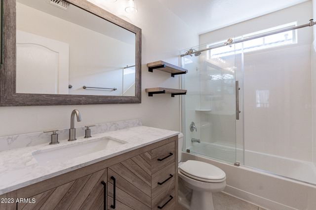 2943 E QUIET HOLLOW Lane, Phoenix, AZ 85024