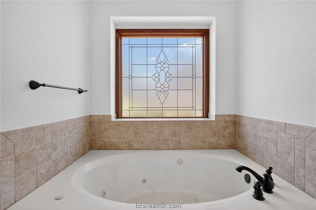 5308 Quaker Ridge Court, College Station, TX 77845