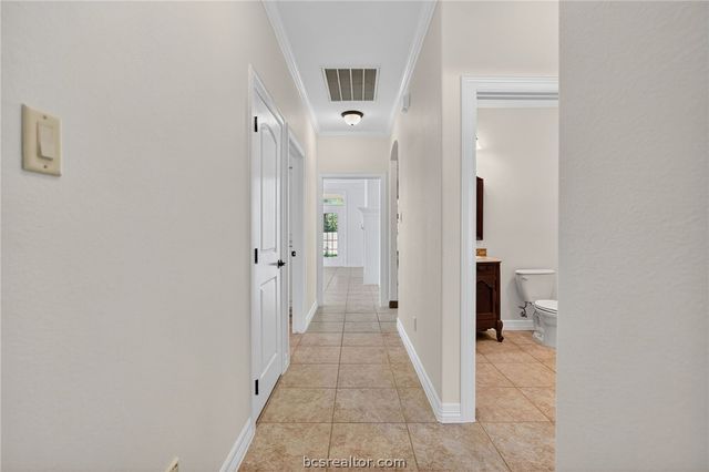 5308 Quaker Ridge Court, College Station, TX 77845