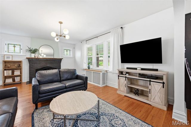 7368 Melrose Avenue, St Louis, MO 63130