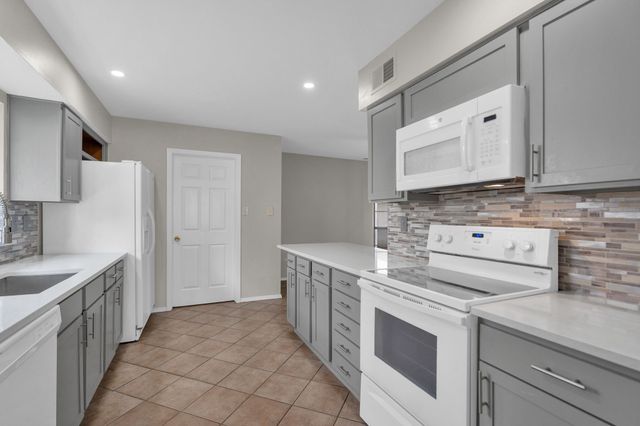 4336 N Colony Boulevard, The Colony, TX 75056