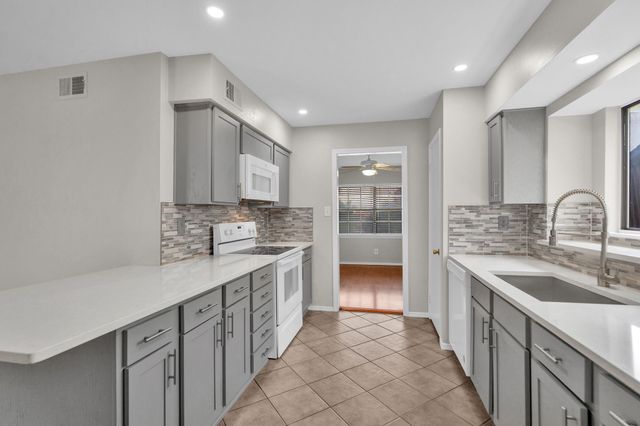 4336 N Colony Boulevard, The Colony, TX 75056