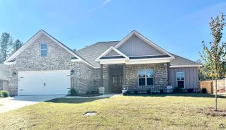211 Golden Chestnut Bend, Bonaire, GA 31005