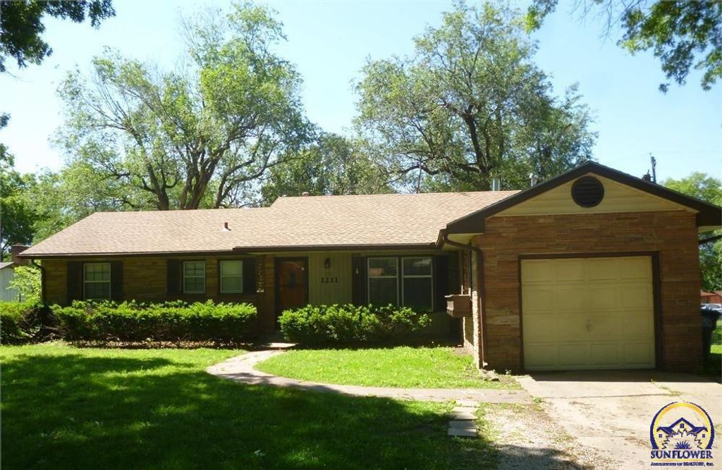 1211 Santa Fe Trail St, Emporia, KS 66801