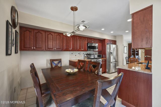33 Culford Place, Morganville, NJ 07751