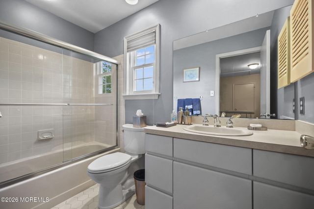 33 Culford Place, Morganville, NJ 07751