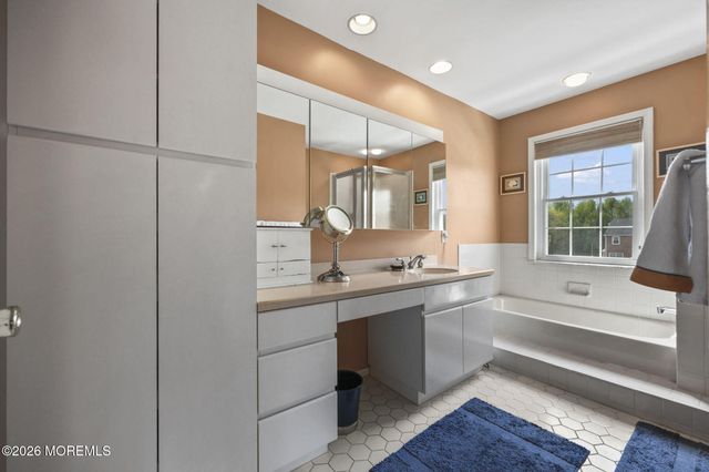 33 Culford Place, Morganville, NJ 07751