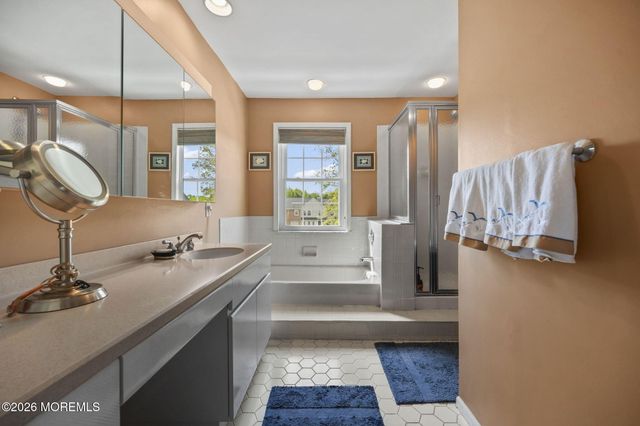 33 Culford Place, Morganville, NJ 07751