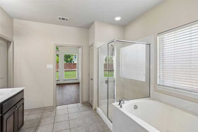 9509 Drovers View Trail, Fort Worth, TX 76131