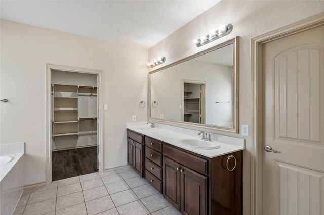 9509 Drovers View Trail, Fort Worth, TX 76131