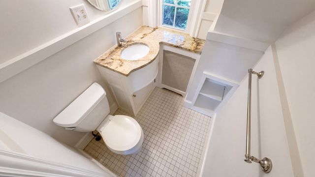 37 Otsego Rd, Worcester, MA 01609