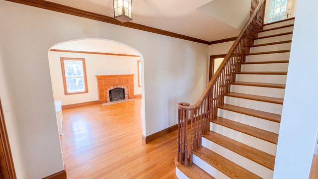 37 Otsego Rd, Worcester, MA 01609