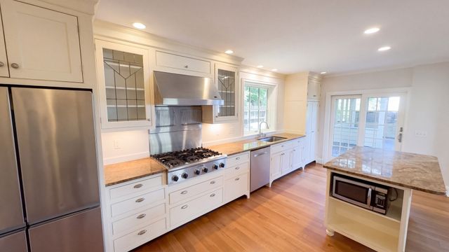37 Otsego Rd, Worcester, MA 01609