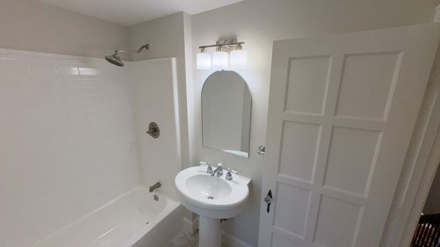 37 Otsego Rd, Worcester, MA 01609