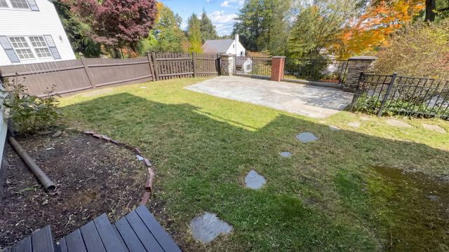 37 Otsego Rd, Worcester, MA 01609