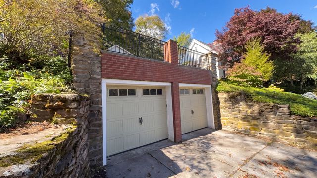 37 Otsego Rd, Worcester, MA 01609