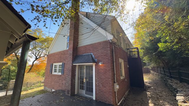 37 Otsego Rd, Worcester, MA 01609