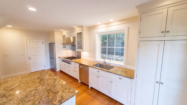37 Otsego Rd, Worcester, MA 01609