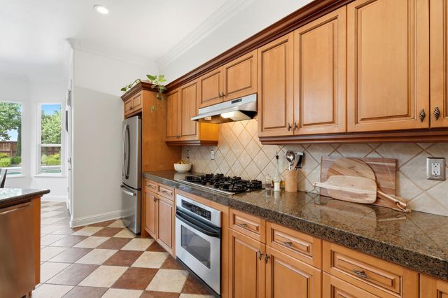 649 W Enterprise Avenue, Clovis, CA 93619