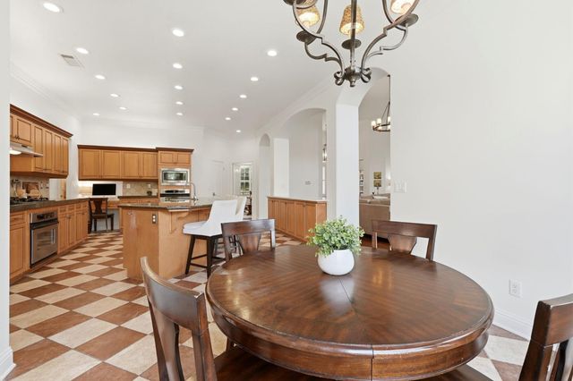 649 W Enterprise Avenue, Clovis, CA 93619