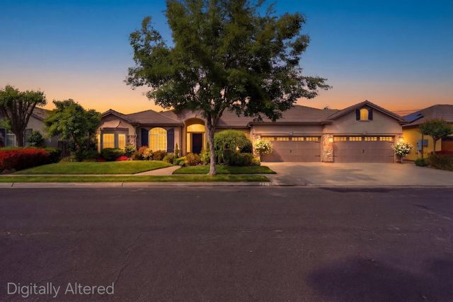 649 W Enterprise Avenue, Clovis, CA 93619