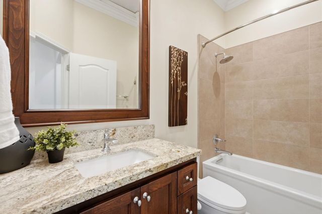 649 W Enterprise Avenue, Clovis, CA 93619