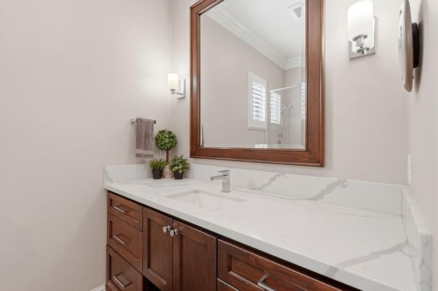 649 W Enterprise Avenue, Clovis, CA 93619