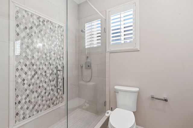 649 W Enterprise Avenue, Clovis, CA 93619