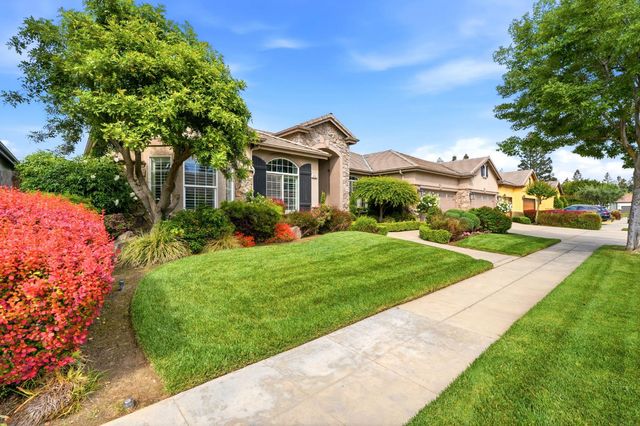 649 W Enterprise Avenue, Clovis, CA 93619