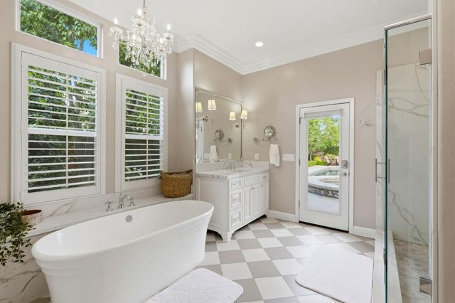 649 W Enterprise Avenue, Clovis, CA 93619